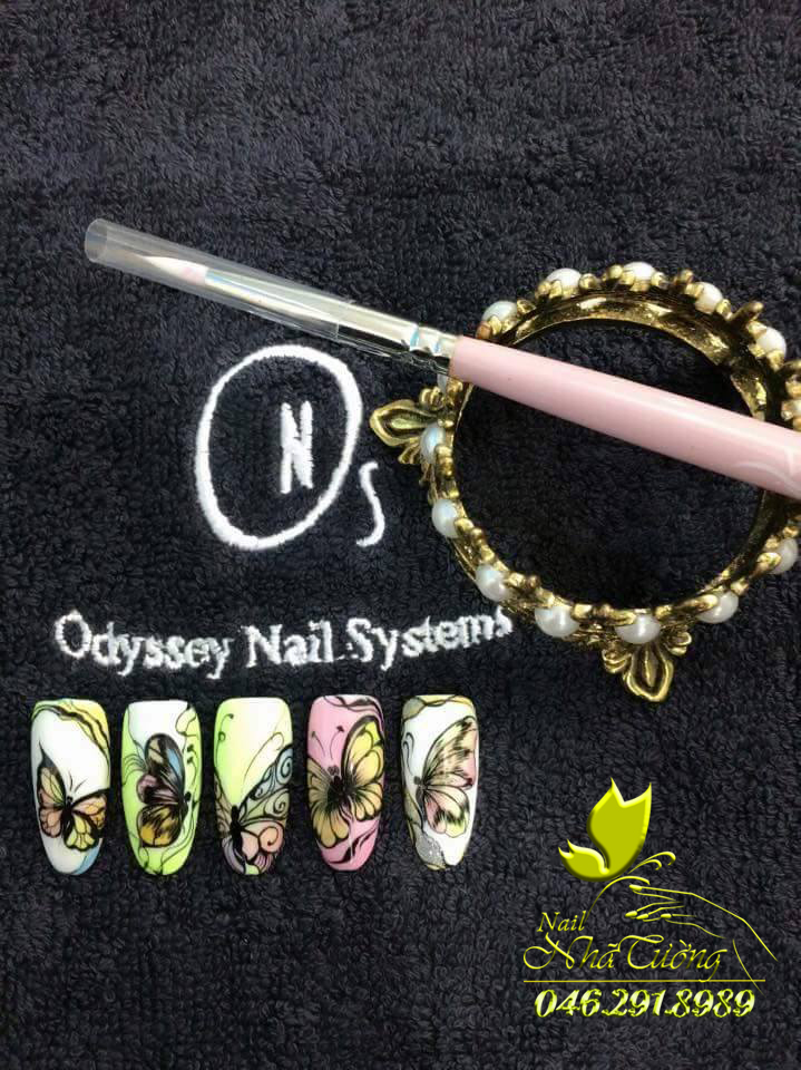 học vẽ móng màu nước