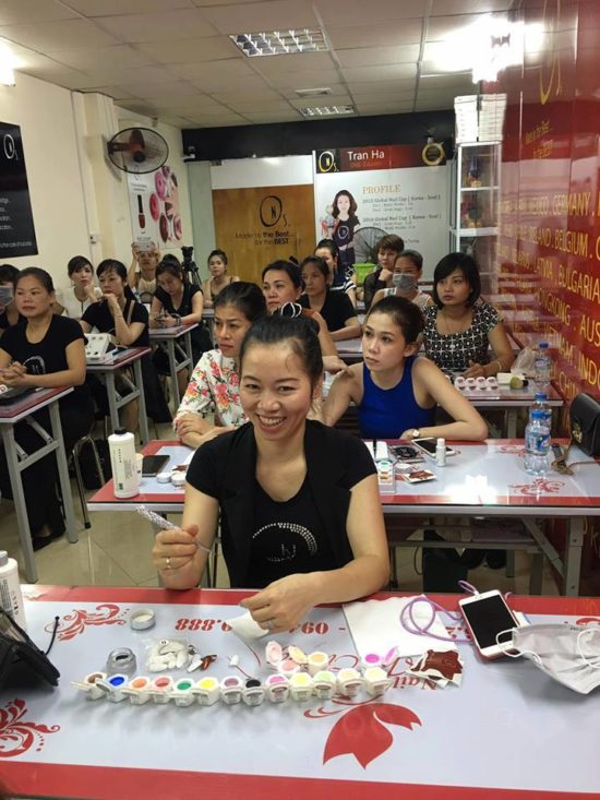 Học nail cấp tốc, làm nghề nail ở nước ngoài Học nail cấp tốc, làm nghề nail ở nước ngoài