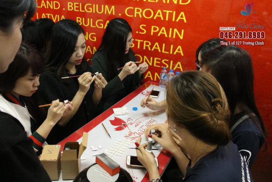 Dạy nail miễn phí , khóa học ứng dụng sản phẩm nail Dạy nail miễn phí , khóa học ứng dụng sản phẩm nail