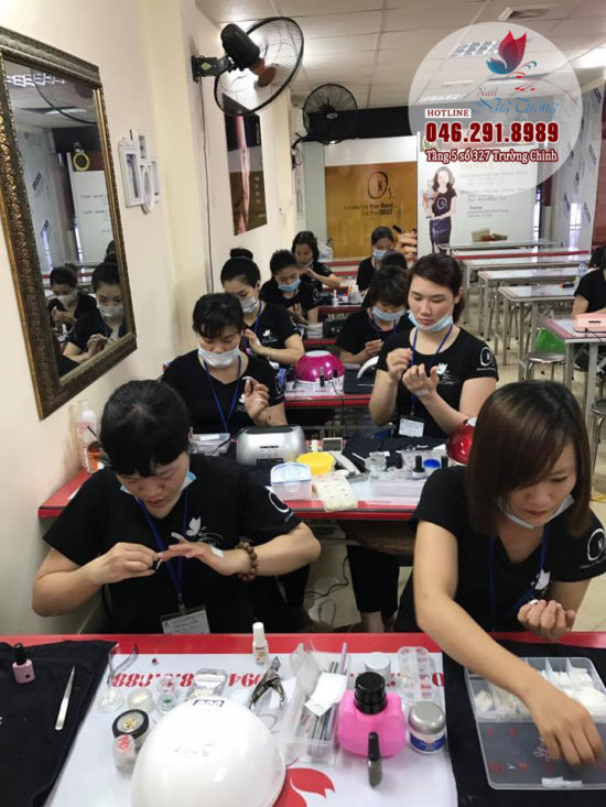 Tự học vẽ móng tay có nên hay không? Tự học vẽ móng tay có nên hay không?