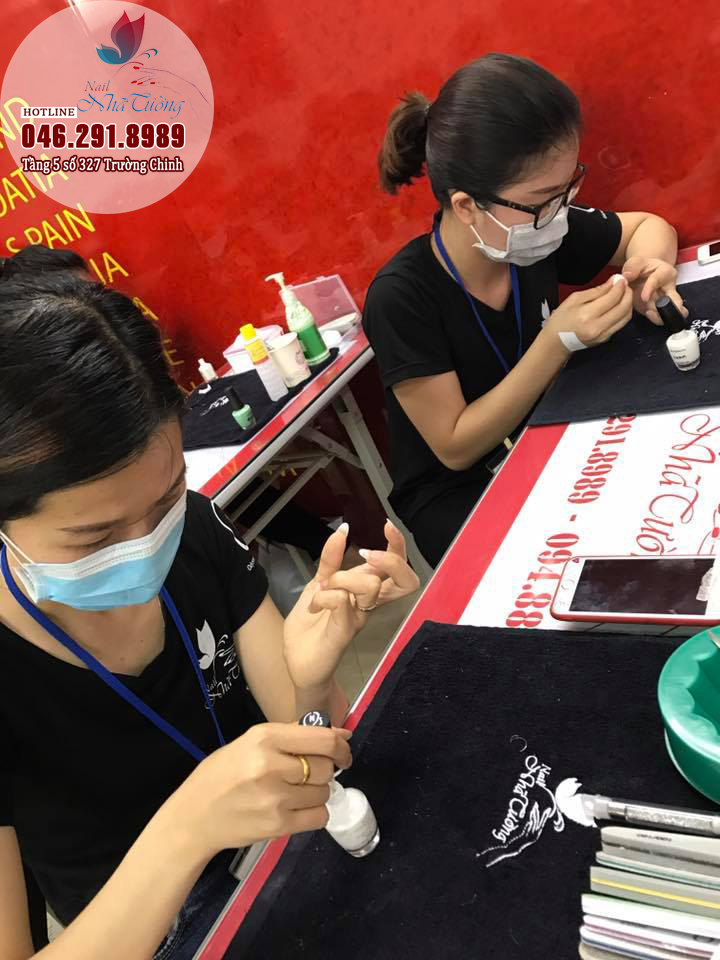 học vẽ móng tay ở hà nội