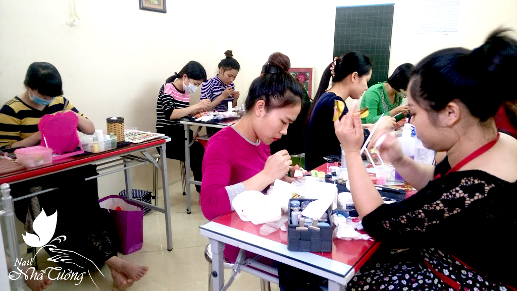 Một khóa học vẽ móng tại Nail Nhã Tường