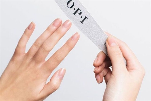 Sử dụng dũa móng tay