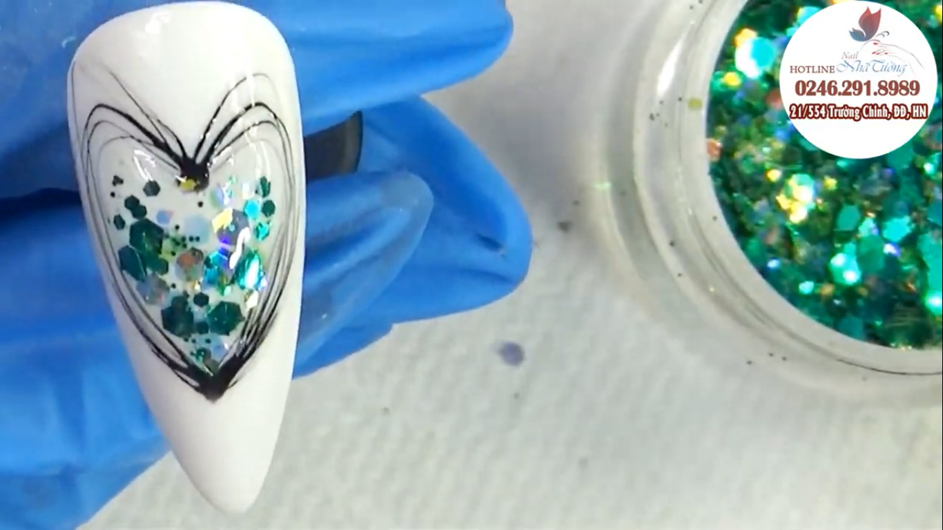 Trang trí móng bằng gel nhện Trang trí móng bằng gel nhện