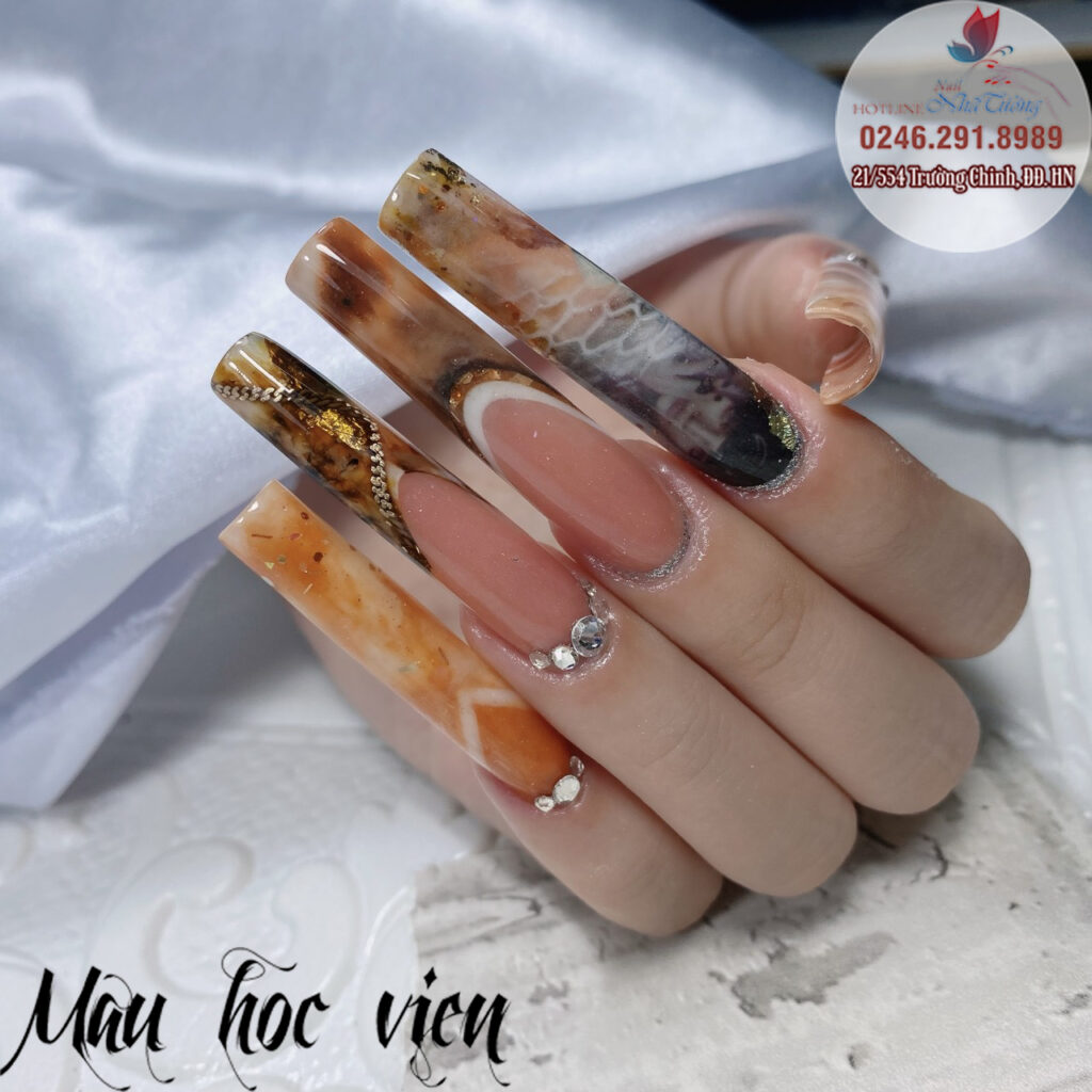 hoc-nail-ban-thoi-gian-1