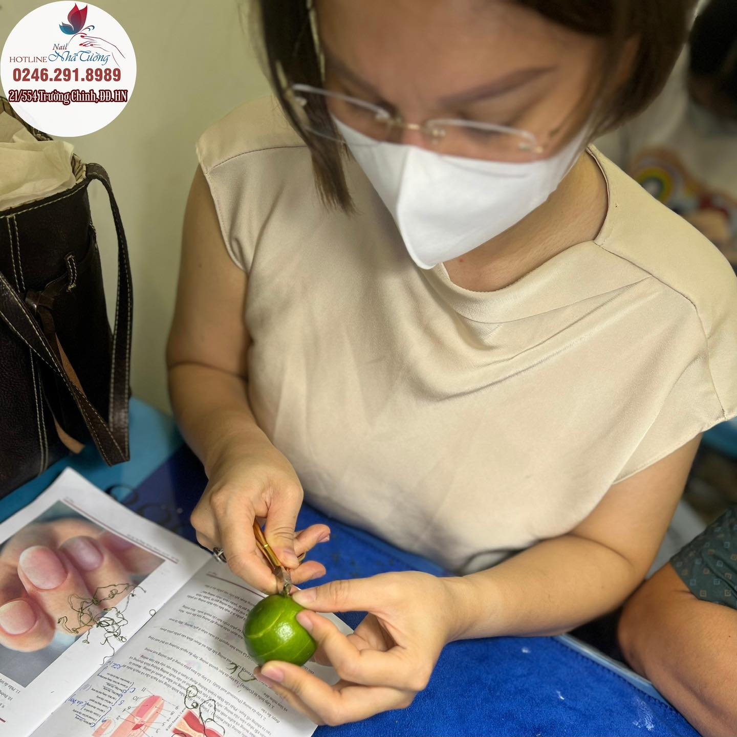 Làm Thế Nào để Tự Tin Khi Học Nail ở Nước Ngoài Làm Thế Nào để Tự Tin Khi Học Nail ở Nước Ngoài