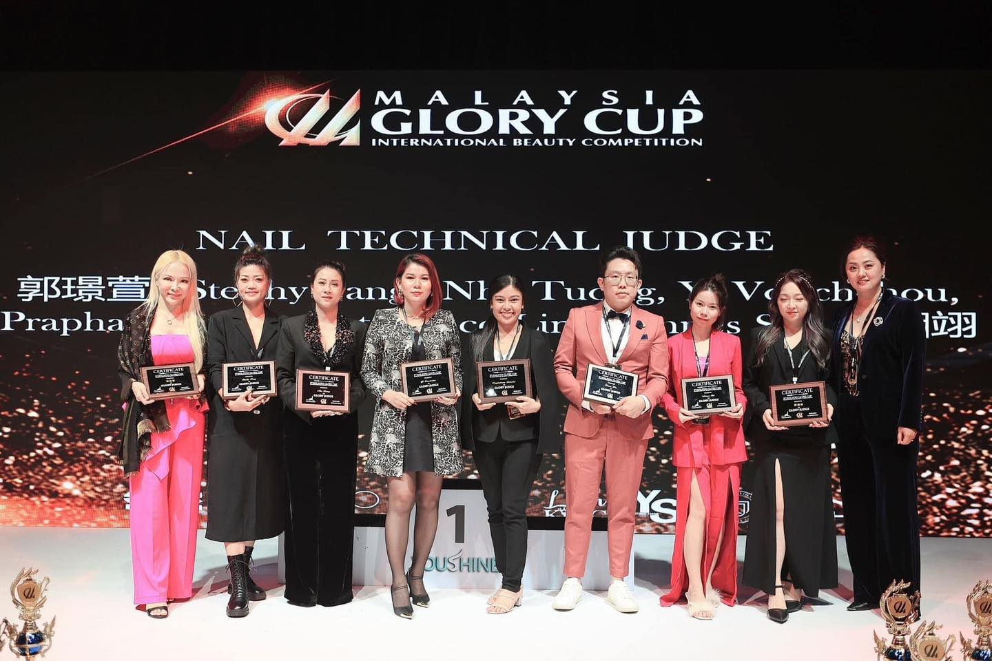 Lời Khuyên Từ Chuyên Gia Nail: Kinh Nghiệm và Bài Học Lời Khuyên Từ Chuyên Gia Nail: Kinh Nghiệm và Bài Học
