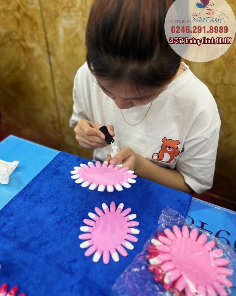 ky-nang-day-nail-di-nuoc-ngoai-1
