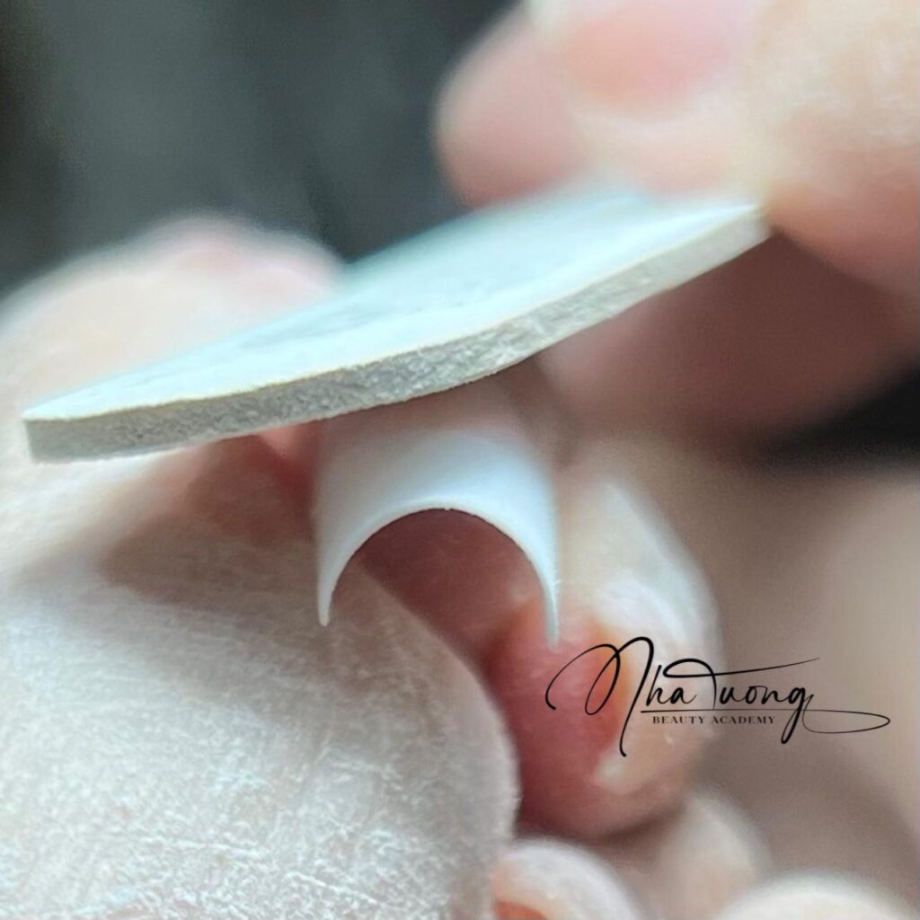 lam-nail-2