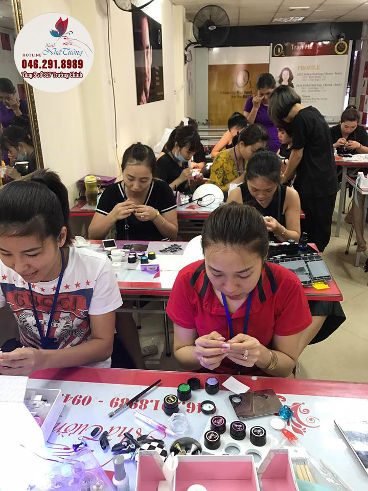 học nail ở Hòa Bình