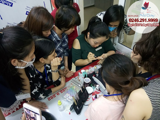 Học làm nail giá rẻ ở Hà Nội